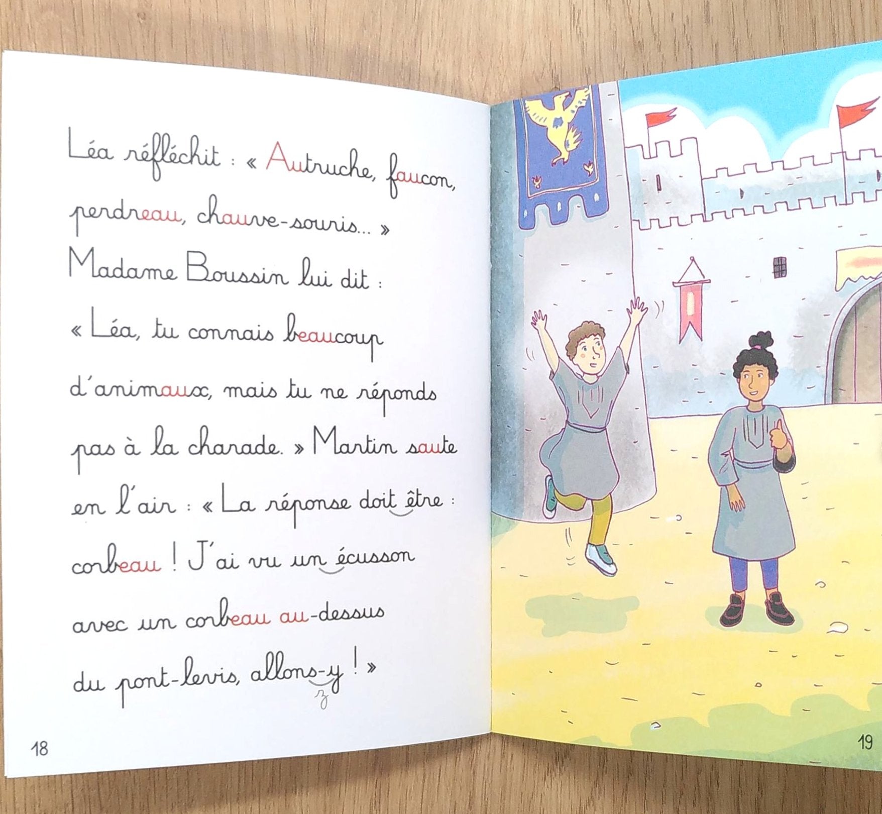 Au château fort - Mes premières lectures Montessori - Lettres en lié (cursive) - N5 Montessori & Steiner La family shop