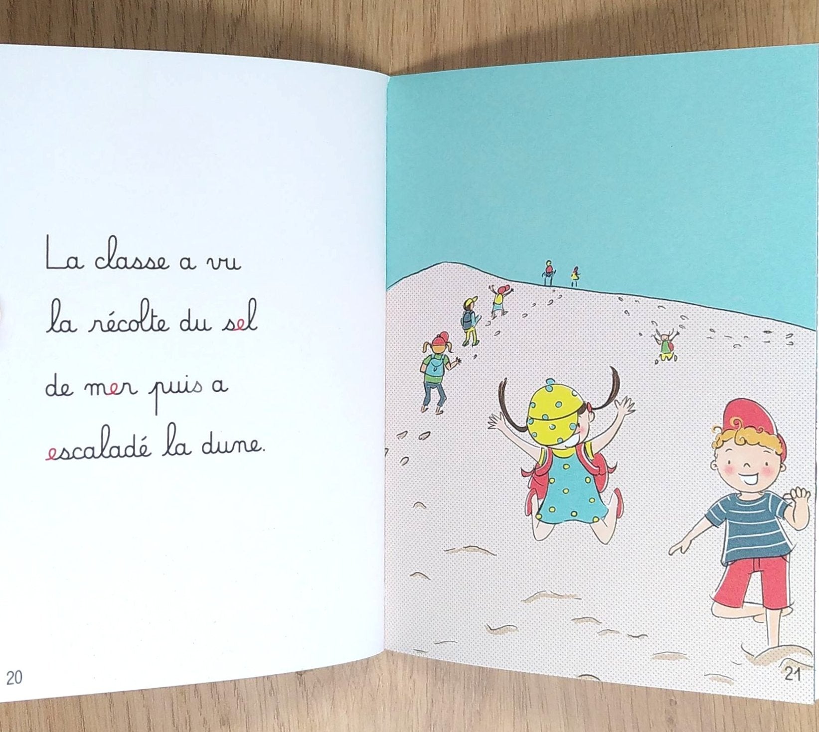 A la mer - Mes premières lectures Montessori - Lettres en lié (cursive) - N2 Montessori & Steiner La family shop