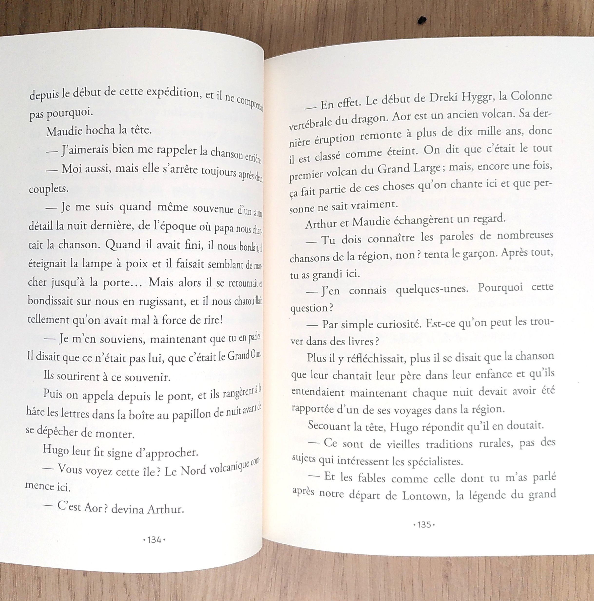 Aurora Tome 3 : L'ours-monde - Ado dès 12 ans Livres OLF