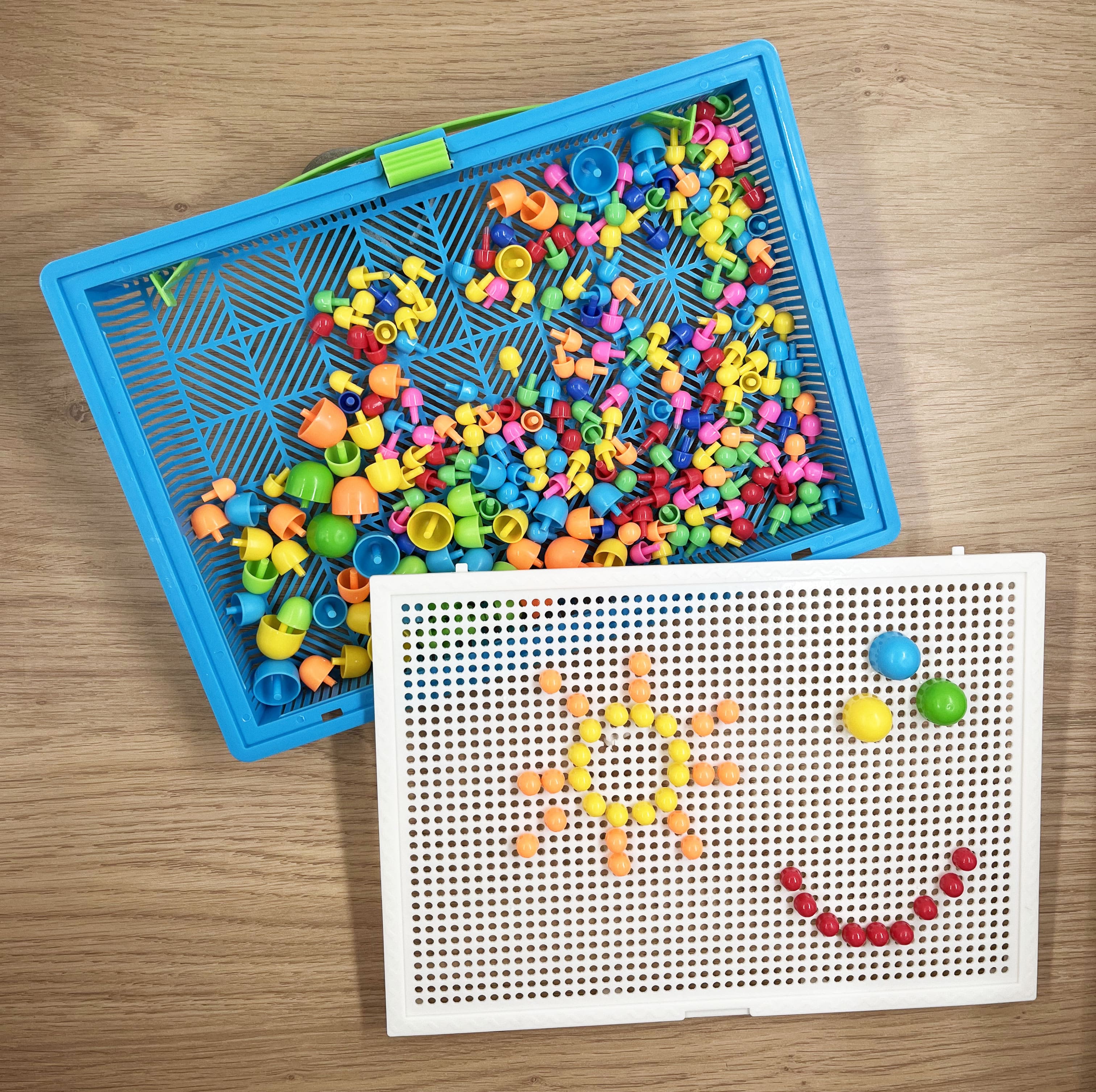 Mosaïque à piquer - Jeu concentration et motricité dès 3 ans Jeux & loisirs créatifs La family shop