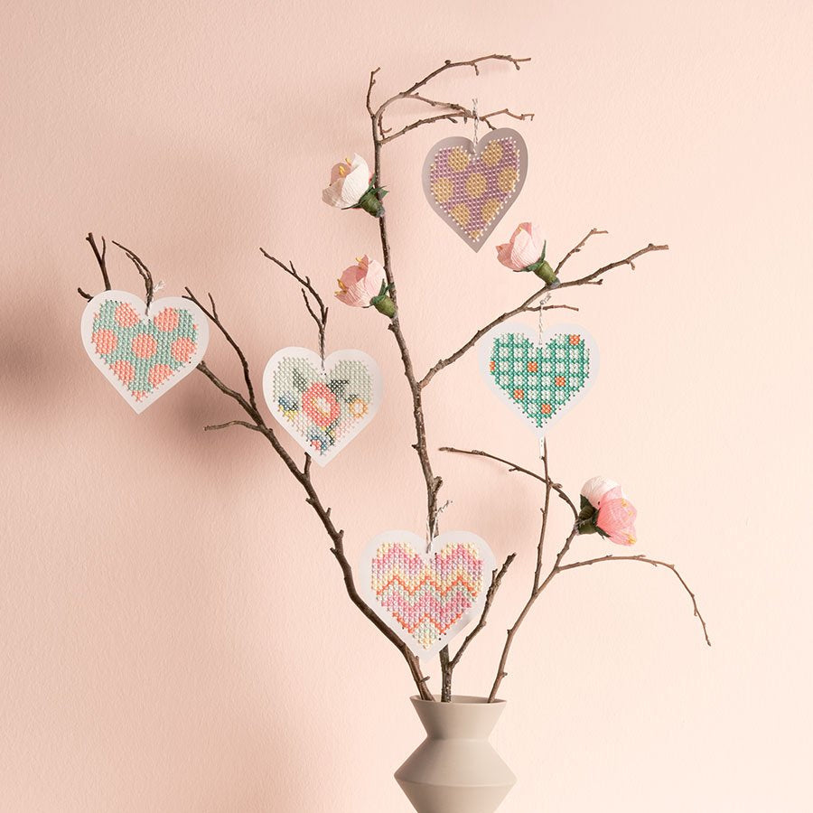 Cartes à broder à motif en forme de coeur - Dès 4 ans Jeux & loisirs créatifs La family shop