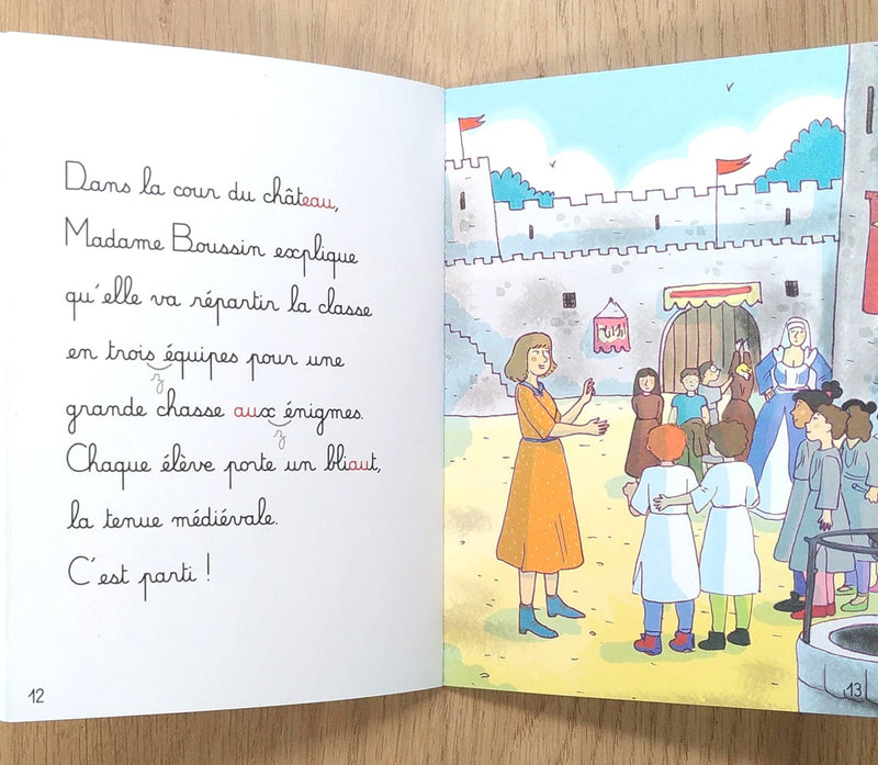 Au château fort - Mes premières lectures Montessori - Lettres en lié (cursive) - N5 Montessori & Steiner La family shop   